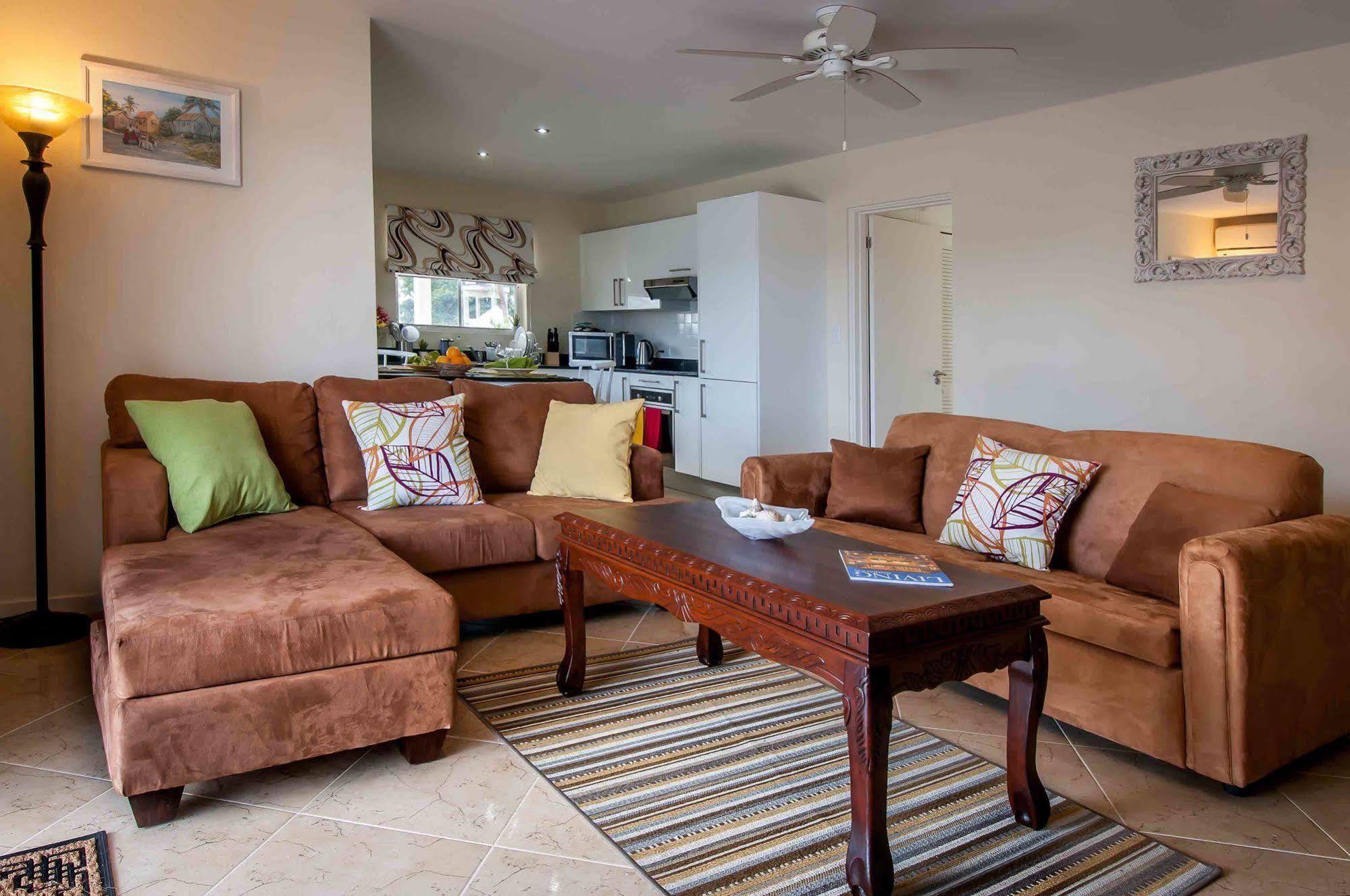 Lantana Barbados Condos Saint James Exteriér fotografie