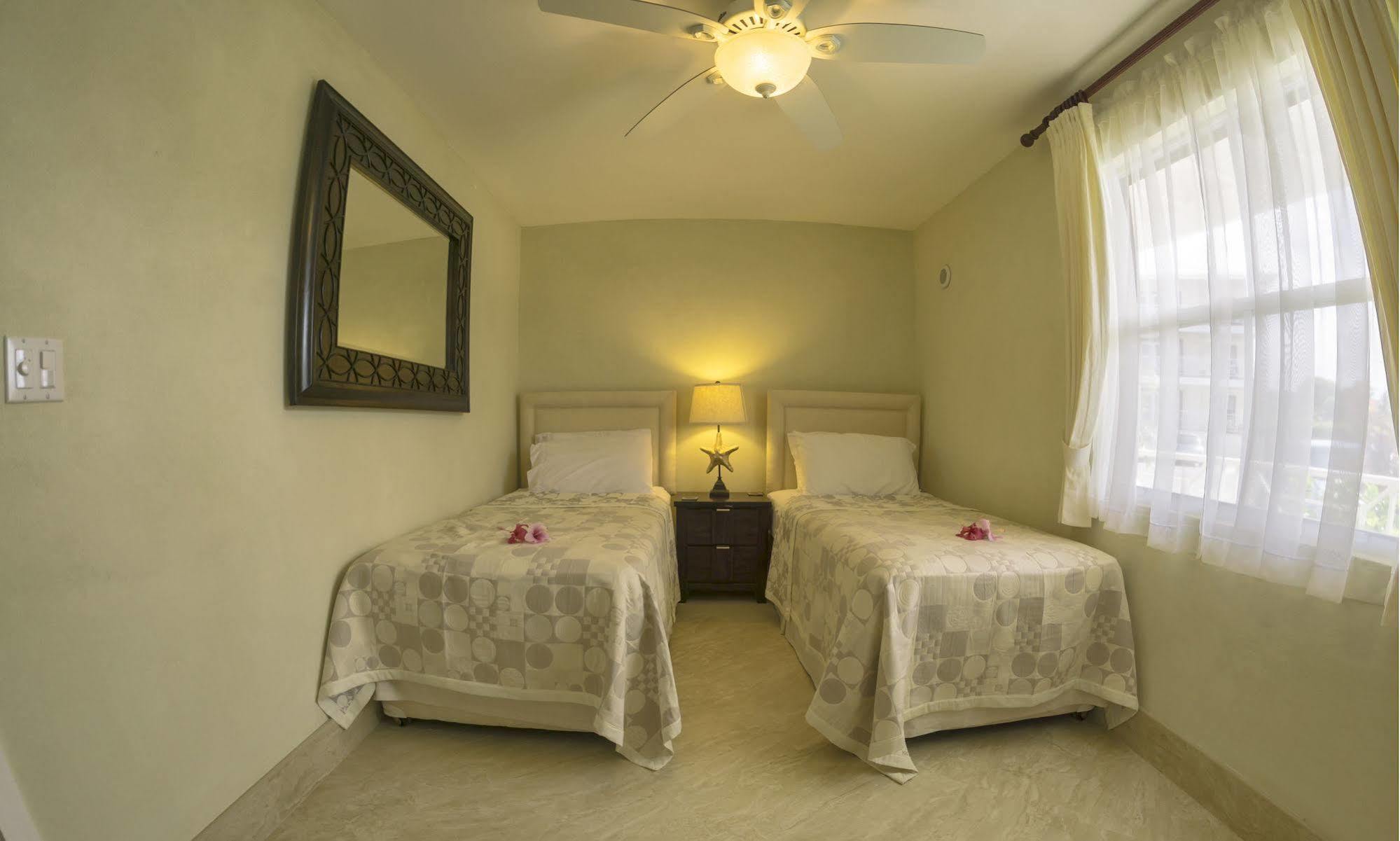 Lantana Barbados Condos Saint James Exteriér fotografie